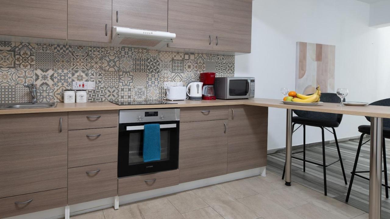 Beautiful Apartment In Harbour Paphos, Central & Close To Beach Eksteriør billede